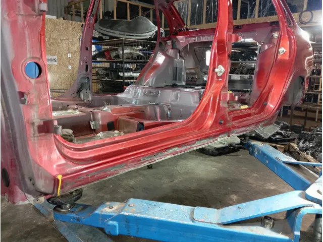 Порог со стойкой левый Lada Granta