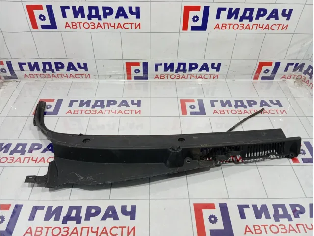 Решетка стеклоочистителя правая Lada Granta 8450100860