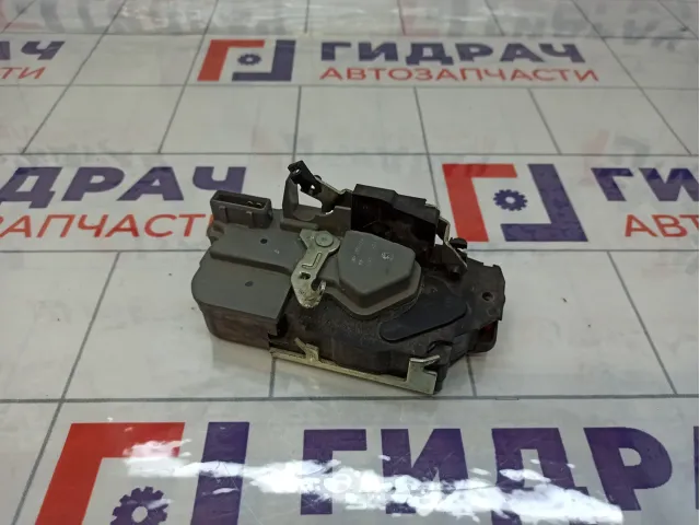 Замок двери задней правой Lada Granta