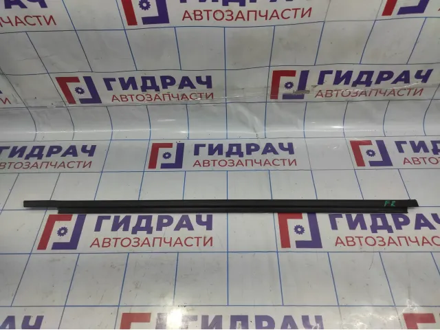 Накладка стекла переднего правого Lada Granta 11180620329101