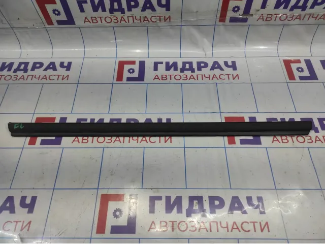 Уплотнитель стекла переднего левого Lada Granta