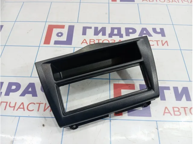 Рамка магнитолы Lada Granta 8450100977