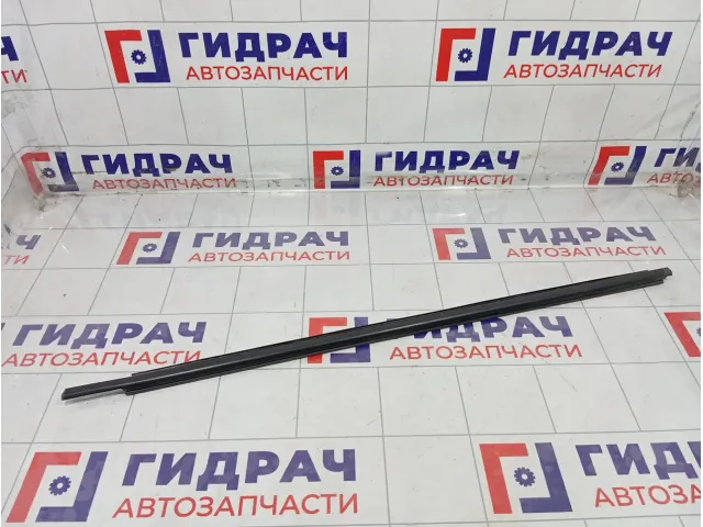 Накладка стекла переднего левого Lada Granta 11180610329101