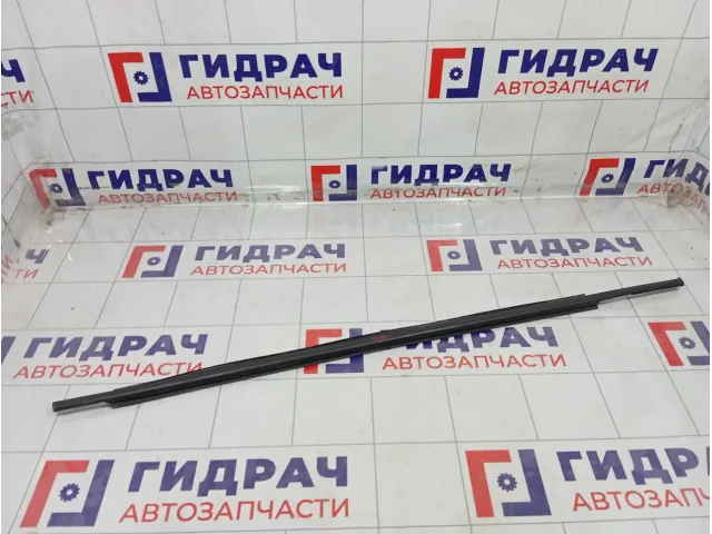 Накладка стекла заднего правого Lada Granta 11180620329001