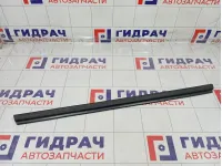 Уплотнитель стекла переднего левого Lada Granta