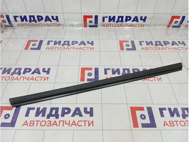 Уплотнитель стекла переднего правого Lada Granta