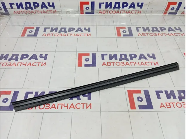Уплотнитель стекла заднего правого Lada Granta