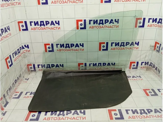 Стекло двери передней левой Lada Granta