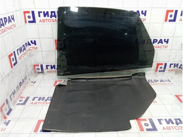 Стекло двери задней левой Lada Granta