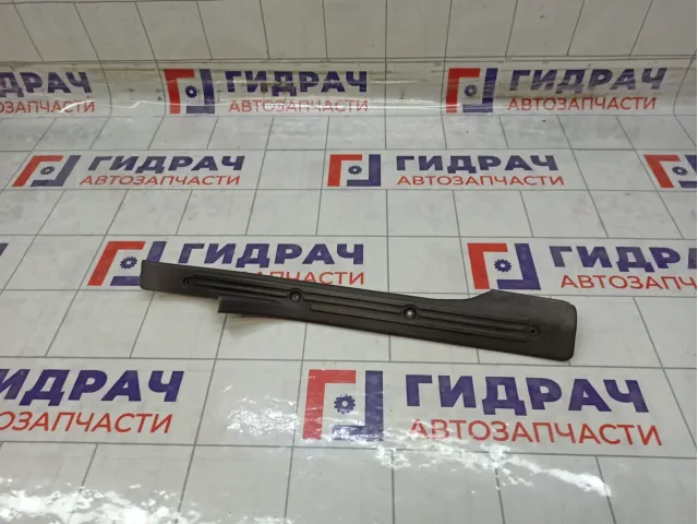Накладка порога внутренняя задняя правая Lada Granta 11185109078