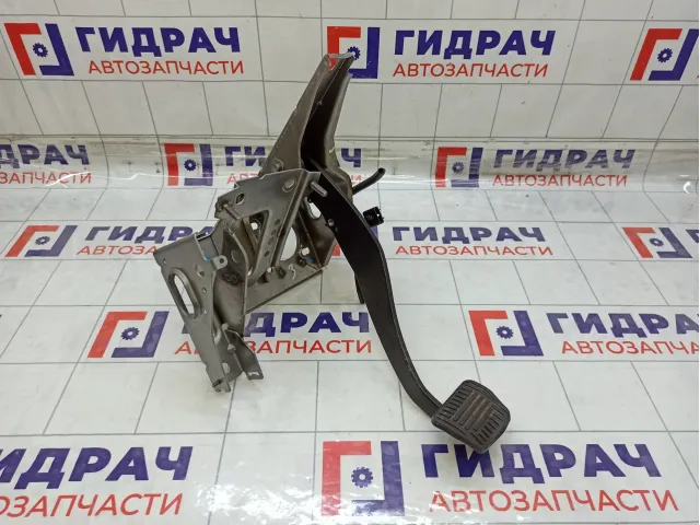 Педаль тормоза Lada Granta