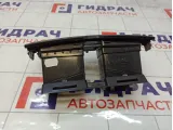 Дефлектор воздушный центральный Lada Granta 8450110320