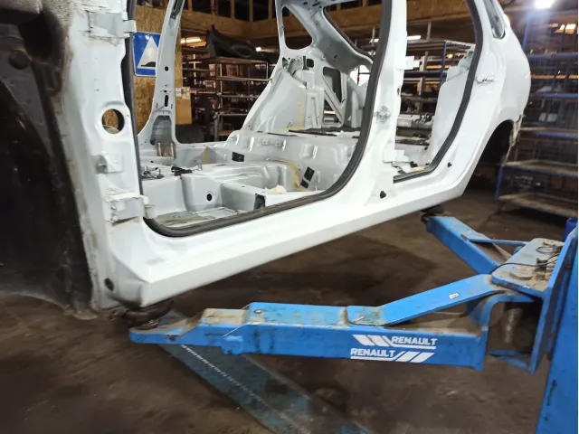 Порог со стойкой левый Lada Granta