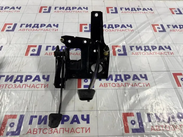 Блок педалей Lada Kalina 11181602006