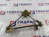 Стеклоподъемник механический задний правый Lada Kalina 11186204010