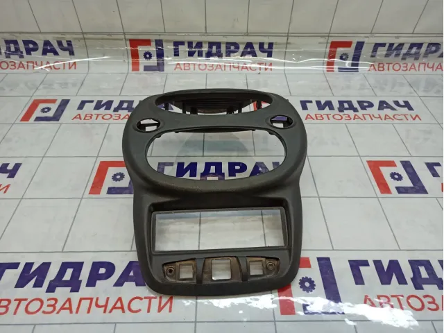Рамка магнитолы Lada Kalina 11185326014