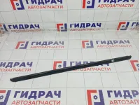 Накладка стекла переднего правого Lada Largus 8450000565