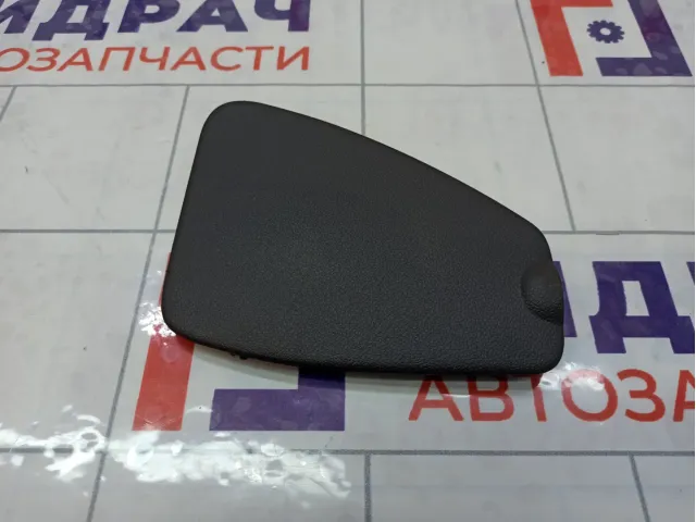 Крышка блока предохранителей Lada Largus 8200735470