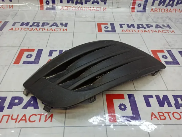 Заглушка бампера переднего правая Lada Largus 8450000250