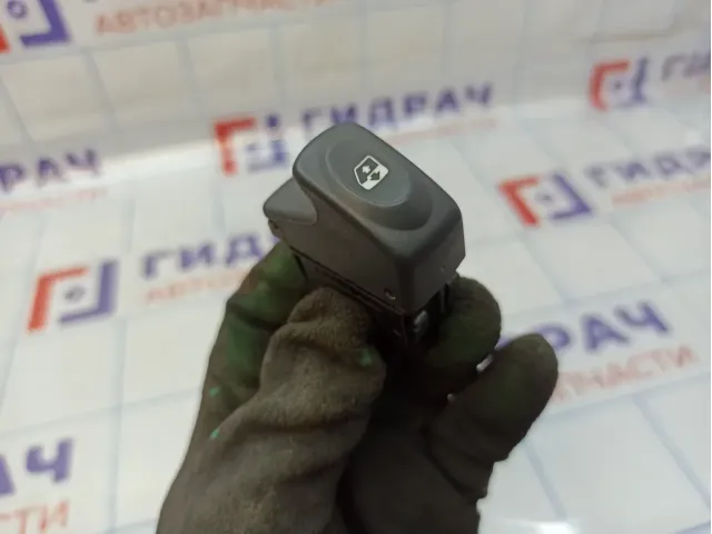 Кнопка стеклоподъемника задняя Lada Largus