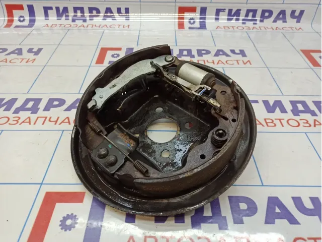 Щит опорный задний правый Lada Largus