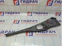 Решетка стеклоочистителя правая Lada Largus 8200294316