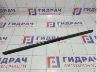 Накладка стекла переднего правого Lada Largus