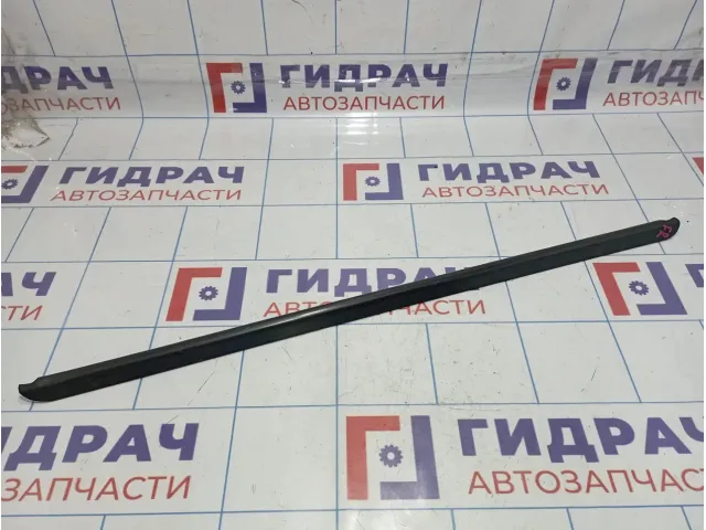 Накладка стекла переднего правого Lada Largus