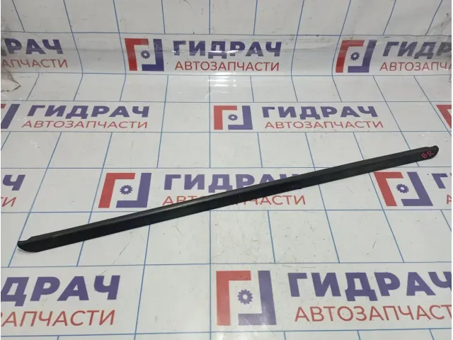 Накладка стекла заднего правого Lada Largus