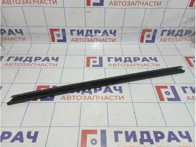 Уплотнитель стекла заднего левого Lada Largus