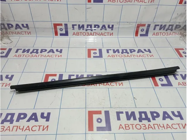 Уплотнитель стекла заднего правого Lada Largus
