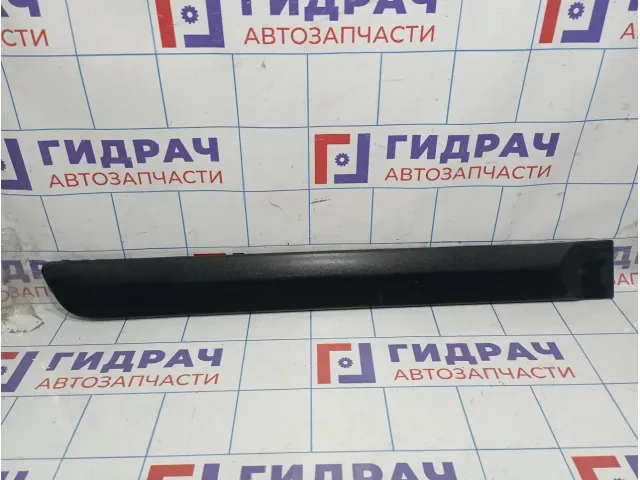 Накладка двери задней правой Lada Largus 8200476577