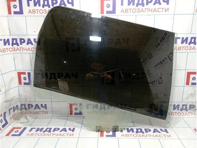 Стекло двери задней правой Lada Largus