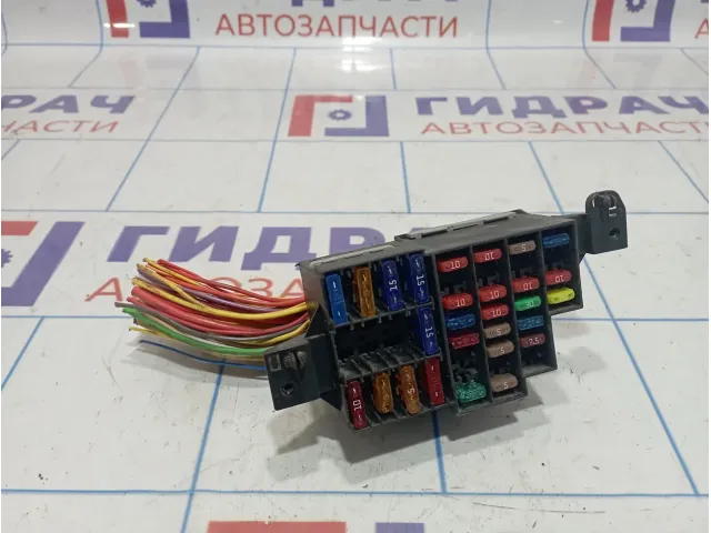 Блок предохранителей Lada Largus 7703297597