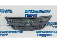 Решетка радиатора Lada Largus 8450000248. Дефект, сломаны крепления.