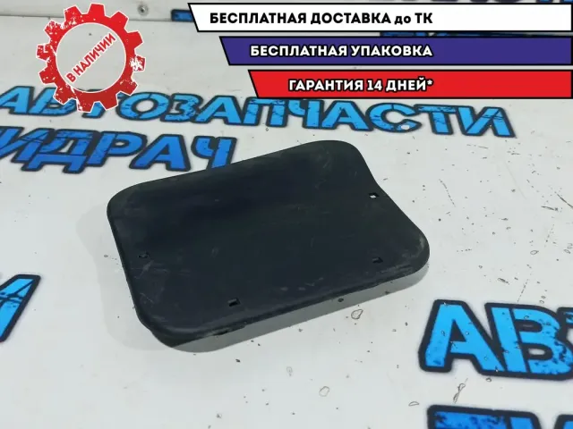 Накладка левая в багажнике Lada Largus 8200701468. Царапины.