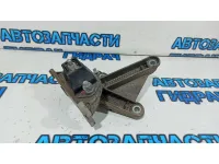 Опора КПП левая Lada Largus 6001548160. С кронштейном.