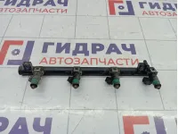 Топливная рампа (топливная рейка) с форсунками Lada Largus 8200139674D