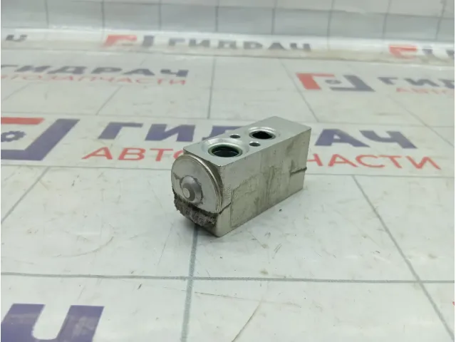 Клапан кондиционера Lada Largus 6001547682