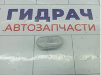 Повторитель на крыло Lada Largus 8200257684