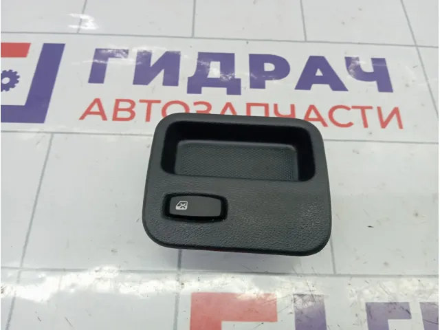 Кнопка блокировки стеклоподъемников Lada Largus 8200325065