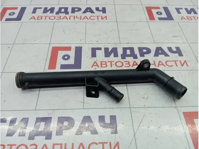 Трубка системы охлаждения Lada Largus 8200134513D