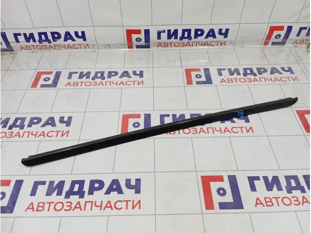 Накладка стекла заднего левого Lada Largus 8450000572