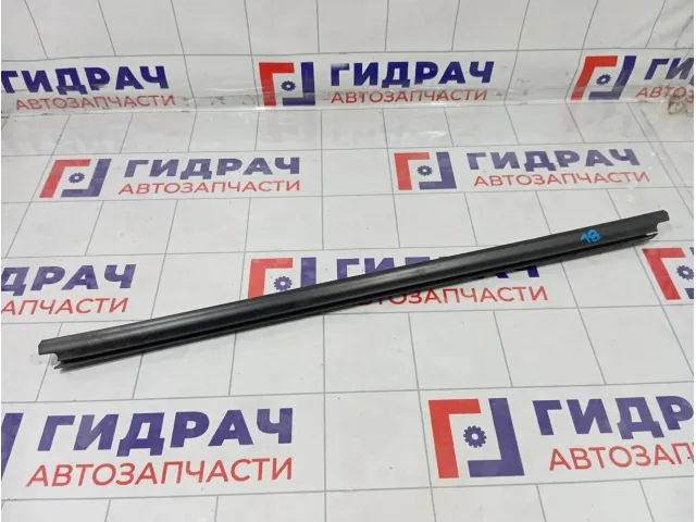 Уплотнитель стекла заднего левого Lada Largus