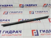 Уплотнитель стекла заднего правого Lada Largus