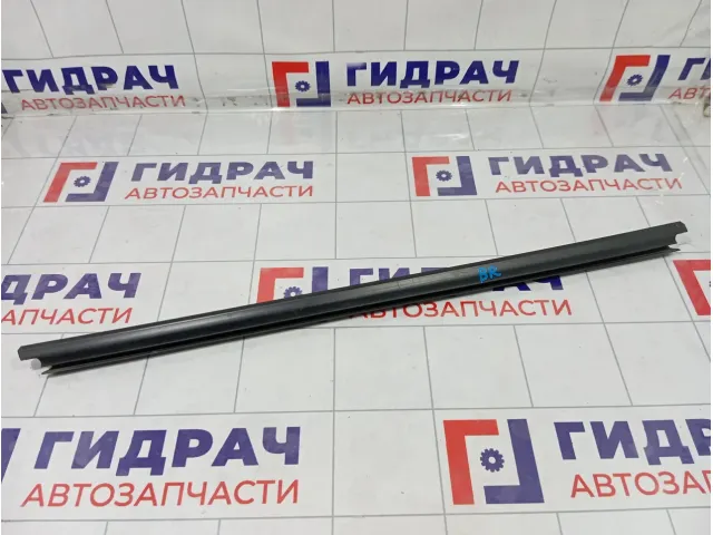 Уплотнитель стекла заднего правого Lada Largus