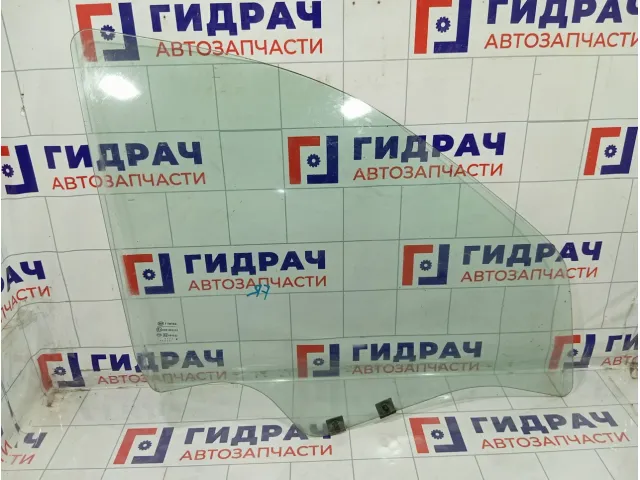 Стекло двери передней правой Lada Largus 803004170R