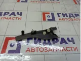 Накладка петли капота правая Lada Largus 8200273994