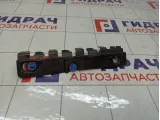Кронштейн бампера заднего правый Lada Largus 8450000392