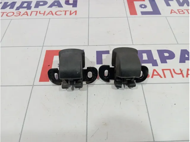 Замок двери распашной левый Lada Largus 8200509135